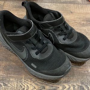 Nike runners size 2